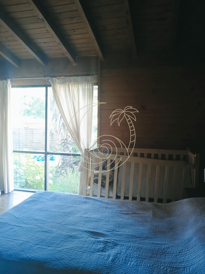 Casa ID.21092578 - Amplia casa en Cantegril con un jardín soñado, ubicada a un paso de todos los servicios, en un entorno arbolado. 