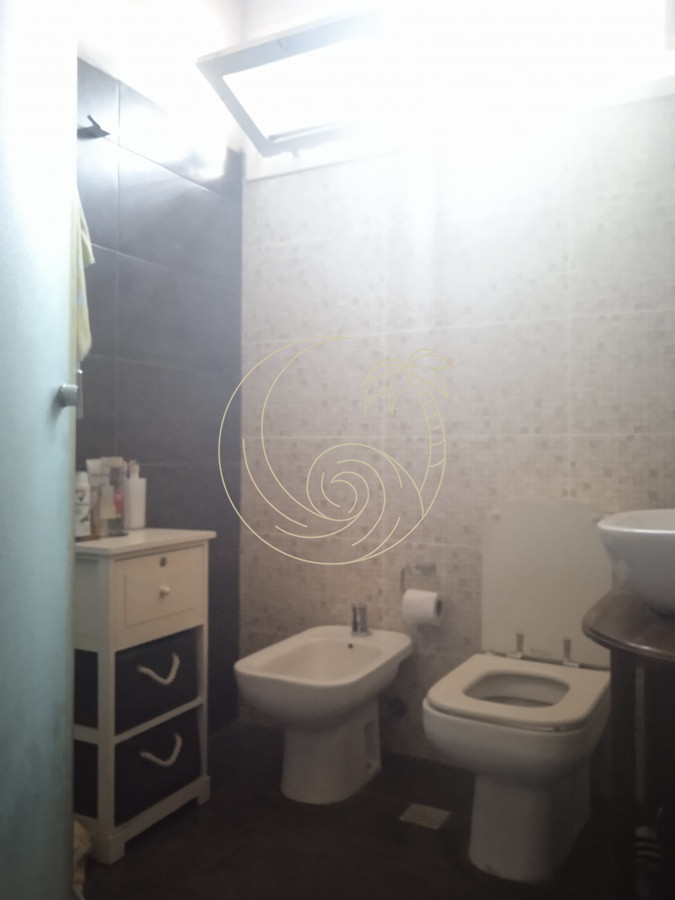 Casa ID.21092578 - Amplia casa en Cantegril con un jardín soñado, ubicada a un paso de todos los servicios, en un entorno arbolado. 