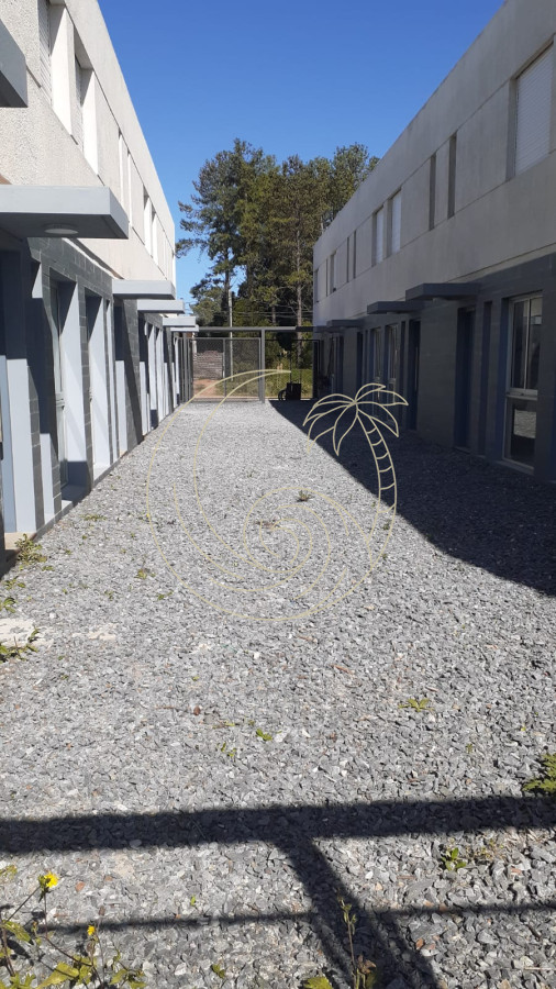 Apartamento ID.21092539 - Duplex en venta con patio, complejo privado, con patio y cochera.