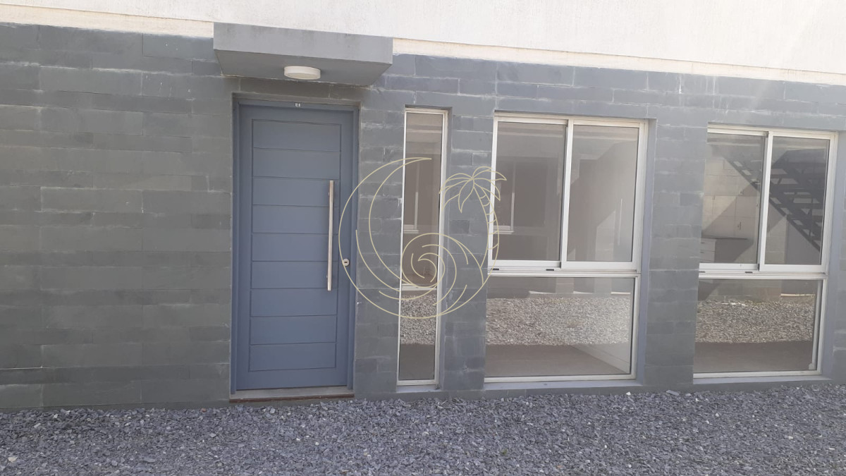 Apartamento ID.21092539 - Duplex en venta con patio, complejo privado, con patio y cochera.