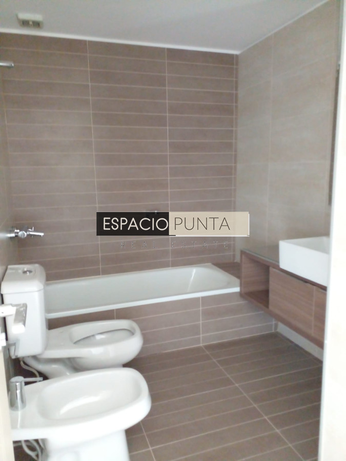 Apartamento ID.264 - Penthouse en venta sobre Roosevelt. Con vistas inigualables de la ciudad y la playa.