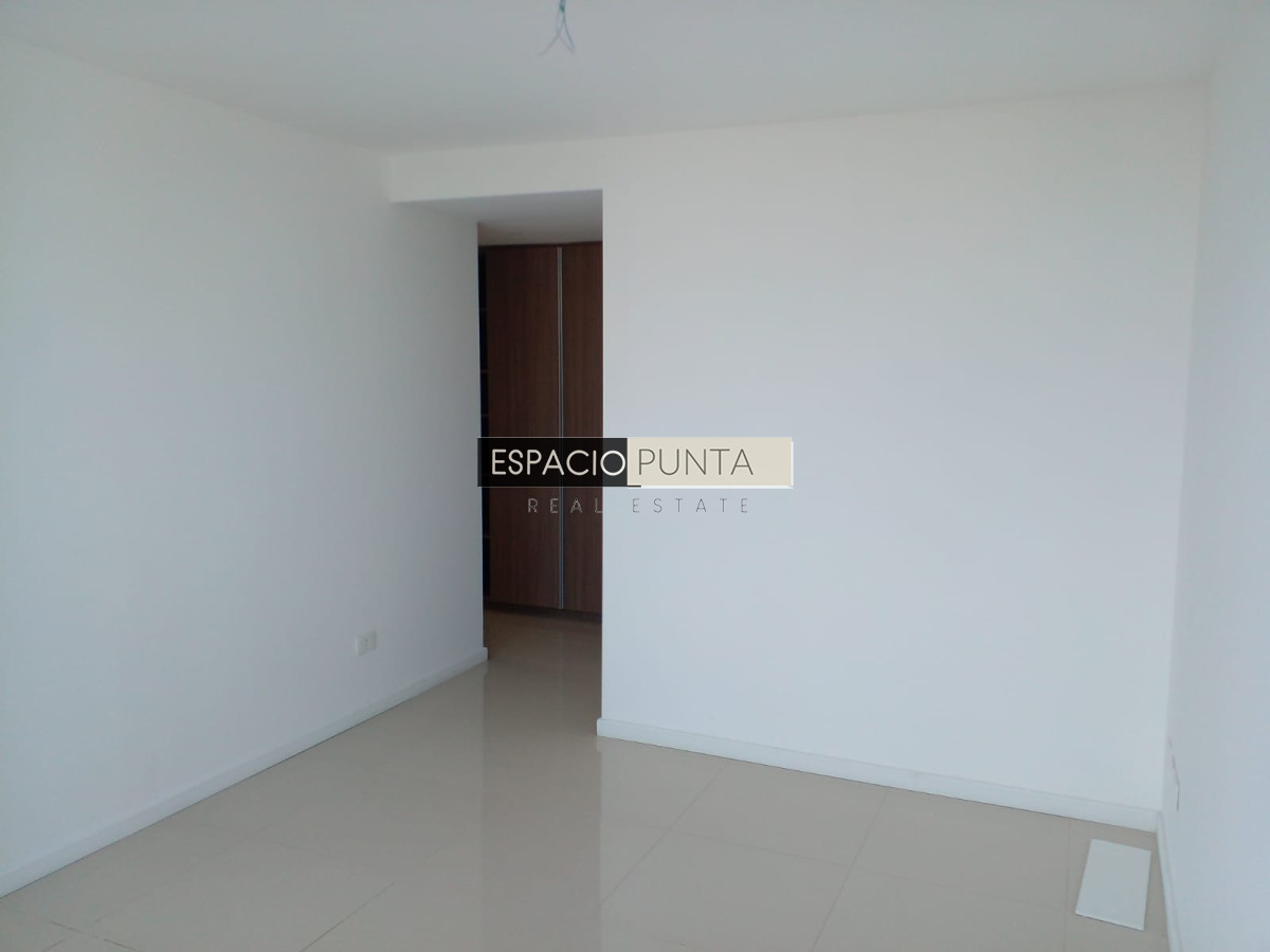 Apartamento ID.264 - Penthouse en venta sobre Roosevelt. Con vistas inigualables de la ciudad y la playa.
