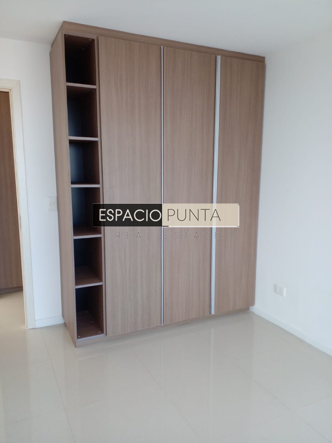 Apartamento ID.264 - Penthouse en venta sobre Roosevelt. Con vistas inigualables de la ciudad y la playa.