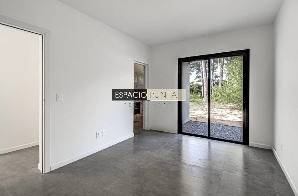 Casa ID.186 - Casa a estrenar por Laguna del Sauce. Sistema tradicional con bloque celular (térmico). 3 dormitorios,  2 baños.