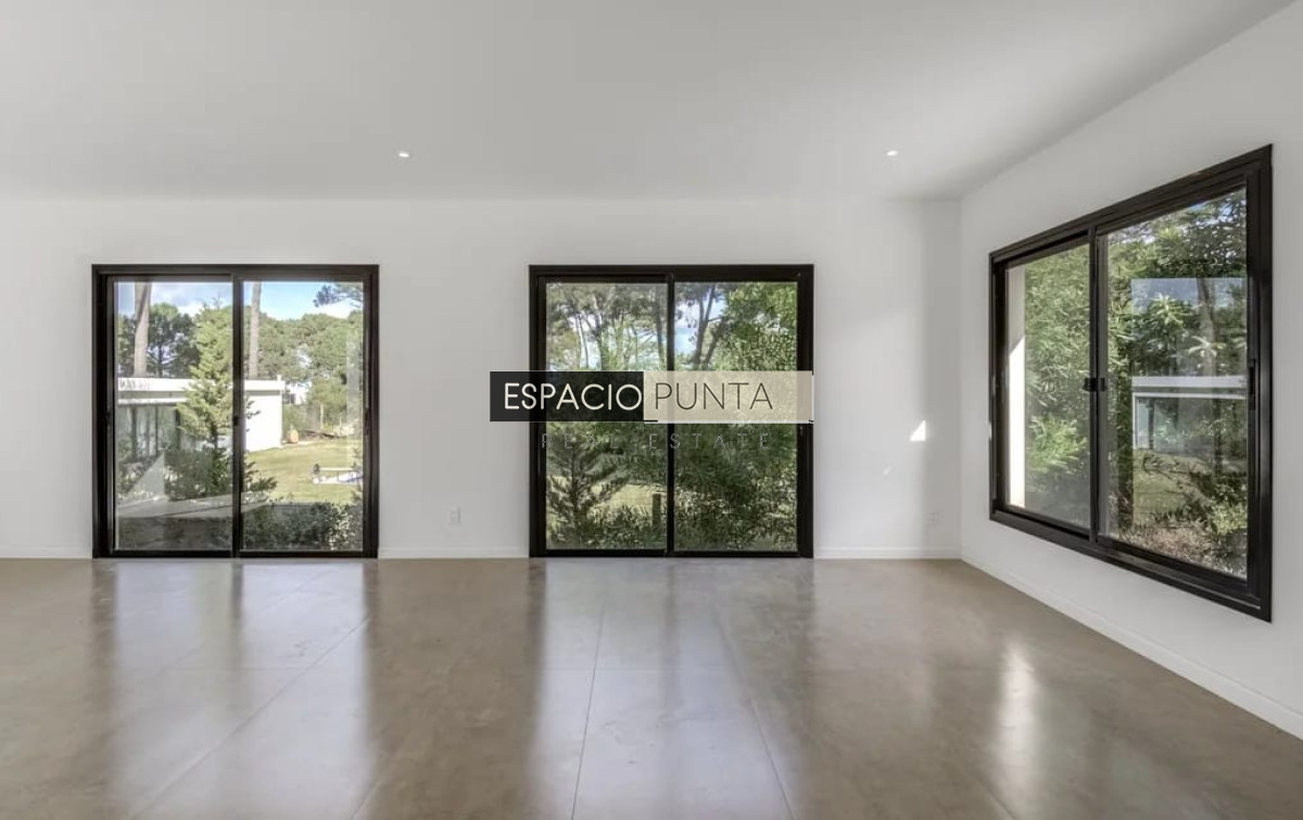 Casa ID.186 - Casa a estrenar por Laguna del Sauce. Sistema tradicional con bloque celular (térmico). 3 dormitorios,  2 baños.