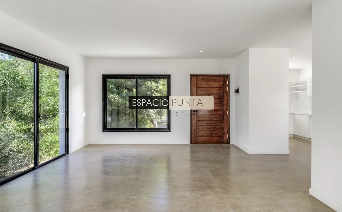 Casa ID.186 - Casa a estrenar por Laguna del Sauce. Sistema tradicional con bloque celular (térmico). 3 dormitorios,  2 baños.