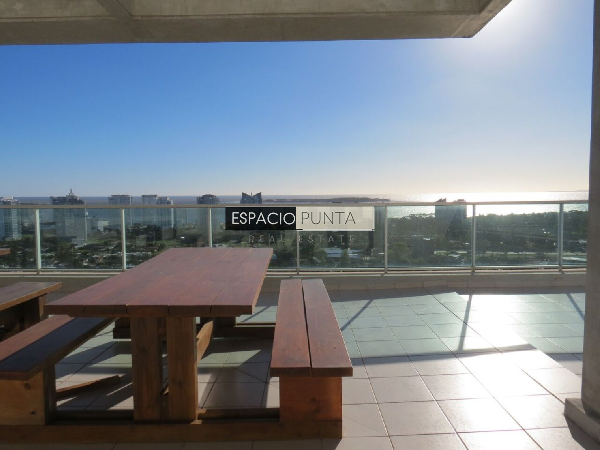 Apartamento ID.264 - Penthouse en venta sobre Roosevelt. Con vistas inigualables de la ciudad y la playa.
