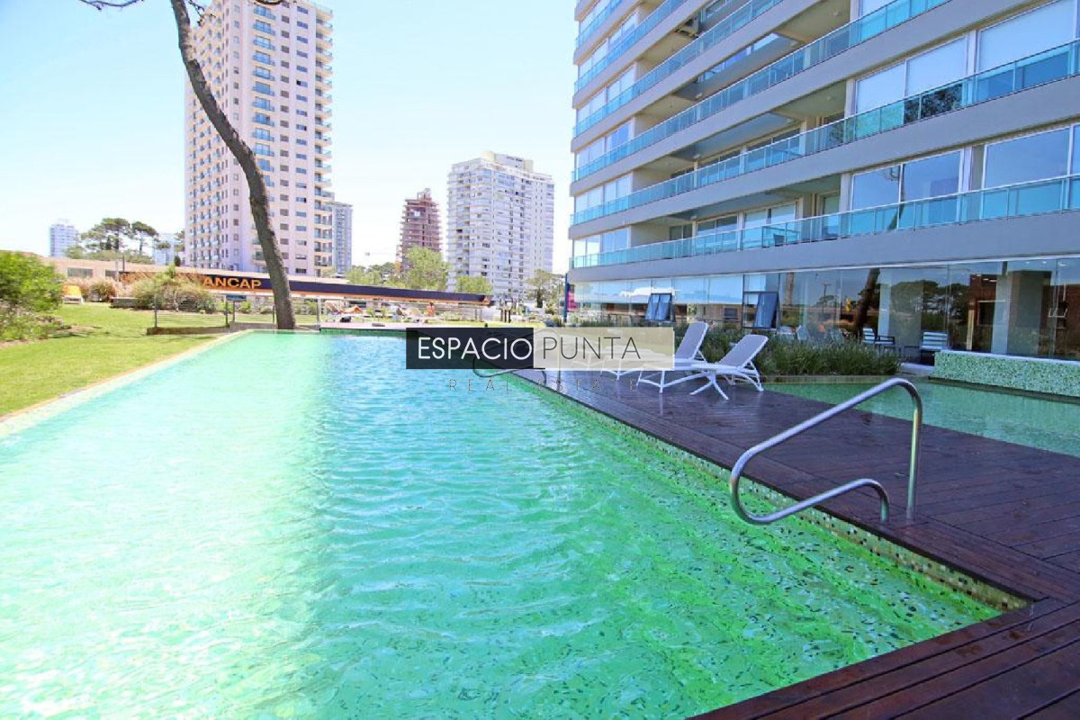 Apartamento ID.264 - Penthouse en venta sobre Roosevelt. Con vistas inigualables de la ciudad y la playa.