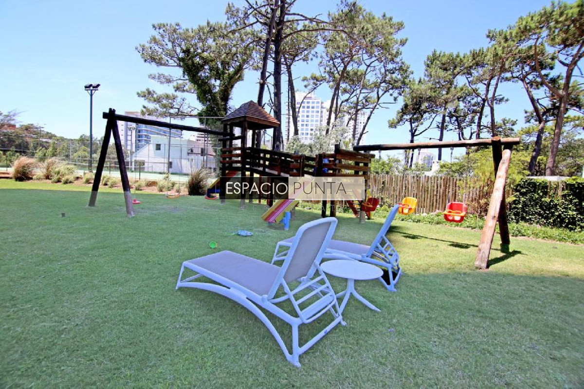 Apartamento ID.264 - Penthouse en venta sobre Roosevelt. Con vistas inigualables de la ciudad y la playa.