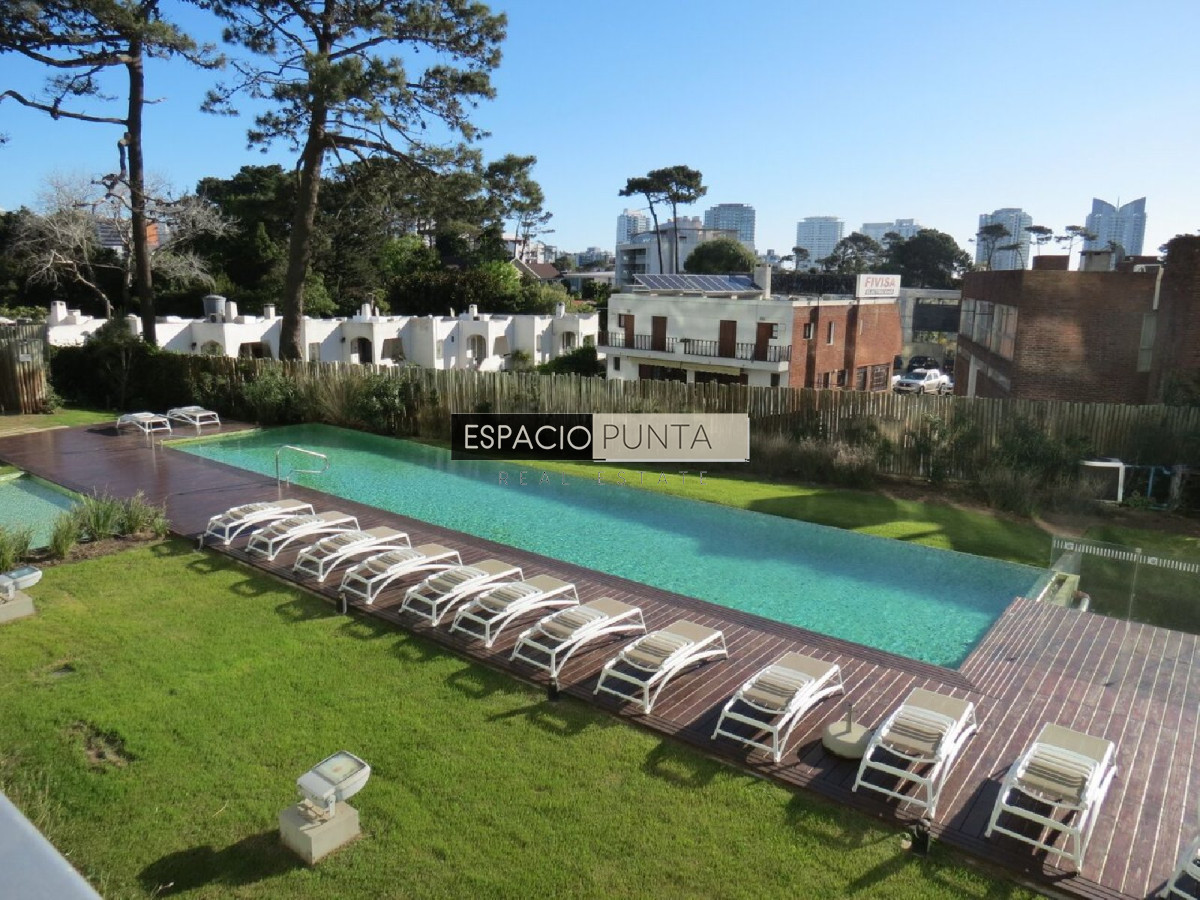 Apartamento ID.264 - Penthouse en venta sobre Roosevelt. Con vistas inigualables de la ciudad y la playa.