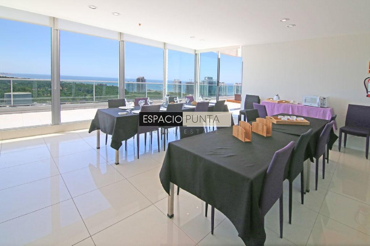 Apartamento ID.264 - Penthouse en venta sobre Roosevelt. Con vistas inigualables de la ciudad y la playa.
