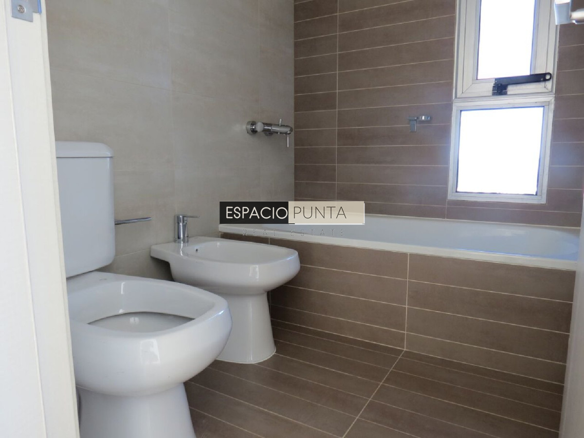 Apartamento ID.264 - Penthouse en venta sobre Roosevelt. Con vistas inigualables de la ciudad y la playa.