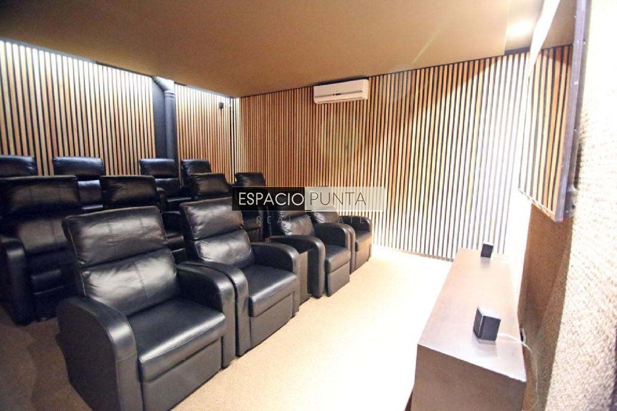 Apartamento ID.264 - Penthouse en venta sobre Roosevelt. Con vistas inigualables de la ciudad y la playa.