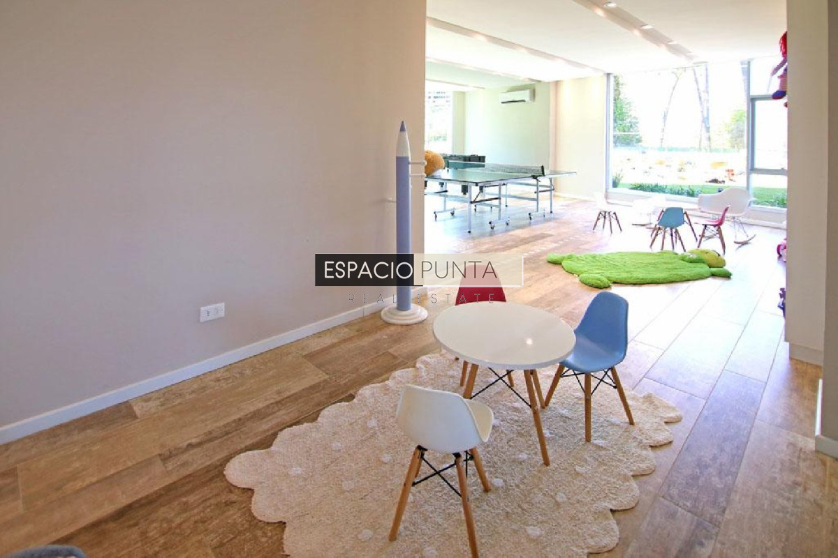 Apartamento ID.264 - Penthouse en venta sobre Roosevelt. Con vistas inigualables de la ciudad y la playa.