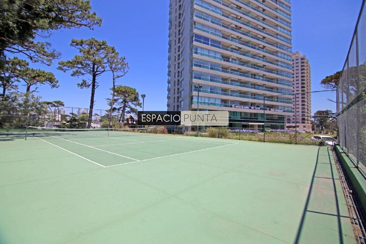 Apartamento ID.264 - Penthouse en venta sobre Roosevelt. Con vistas inigualables de la ciudad y la playa.