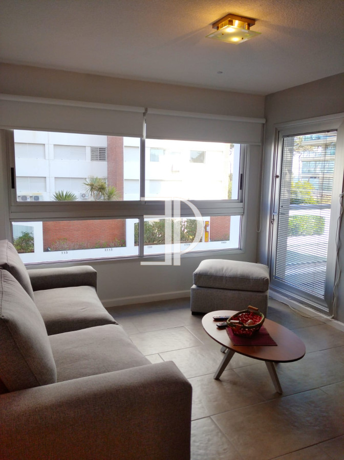 Apartamento ID.561 - Apartamento en venta de 2 dormitorios en Playa Mansa, Punta del Este