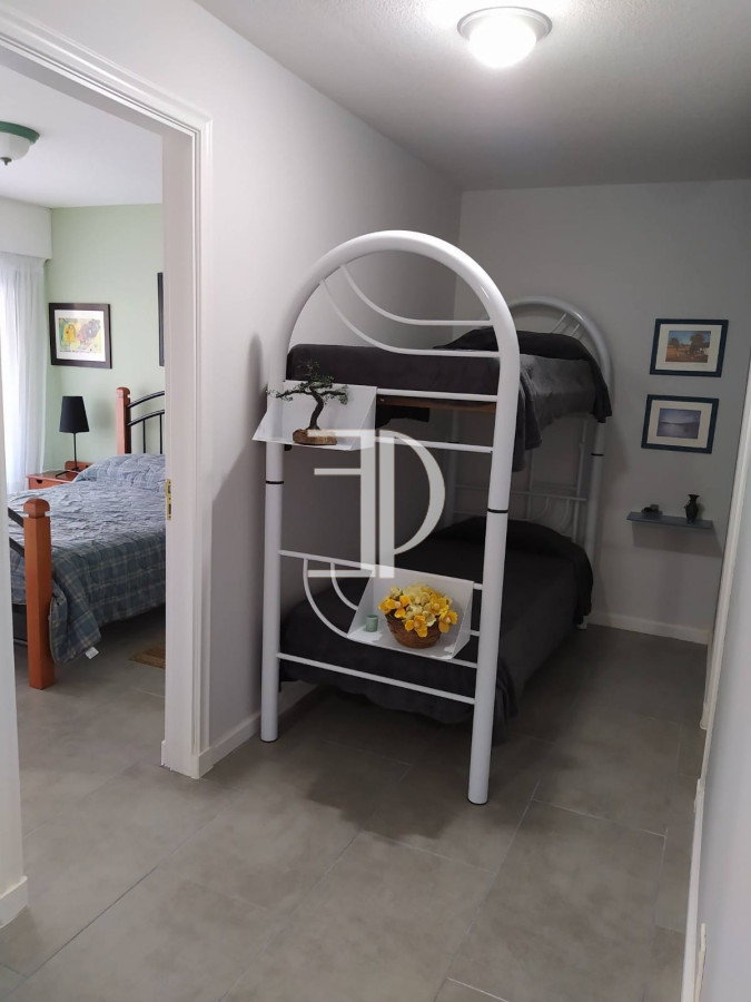 Apartamento ID.561 - Apartamento en venta de 2 dormitorios en Playa Mansa, Punta del Este