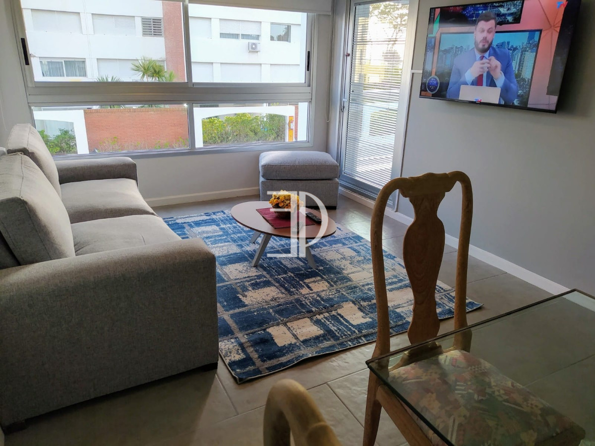 Apartamento ID.561 - Apartamento en venta de 2 dormitorios en Playa Mansa, Punta del Este