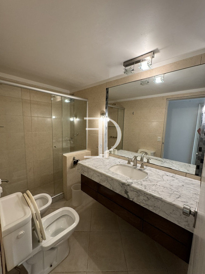 Apartamento ID.517 - Apartamento en venta de 4 dormitorios en Playa Mansa Punta del Este