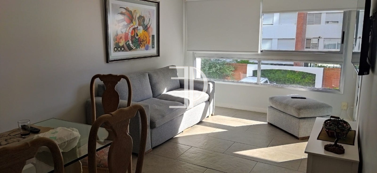 Apartamento ID.561 - Apartamento en venta de 2 dormitorios en Playa Mansa, Punta del Este