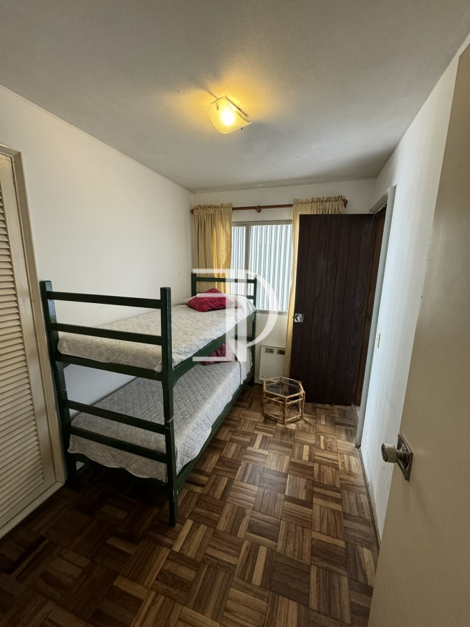 Apartamento ID.517 - Apartamento en venta de 4 dormitorios en Playa Mansa Punta del Este