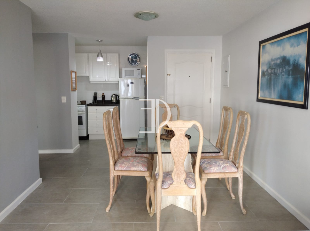 Apartamento ID.561 - Apartamento en venta de 2 dormitorios en Playa Mansa, Punta del Este