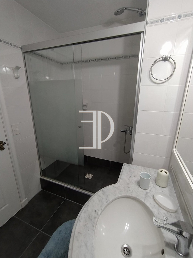 Apartamento ID.561 - Apartamento en venta de 2 dormitorios en Playa Mansa, Punta del Este