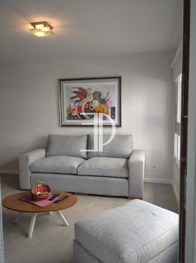 Apartamento ID.561 - Apartamento en venta de 2 dormitorios en Playa Mansa, Punta del Este