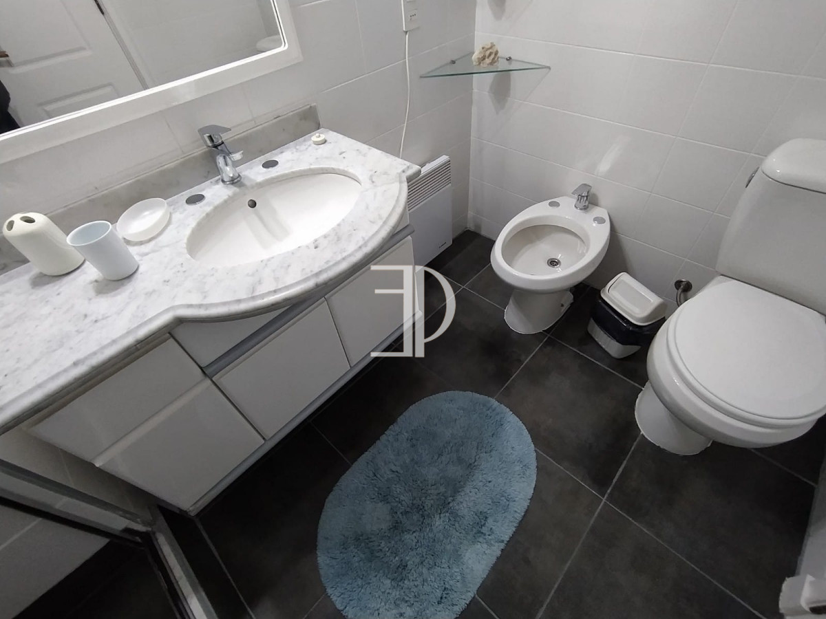 Apartamento ID.561 - Apartamento en venta de 2 dormitorios en Playa Mansa, Punta del Este