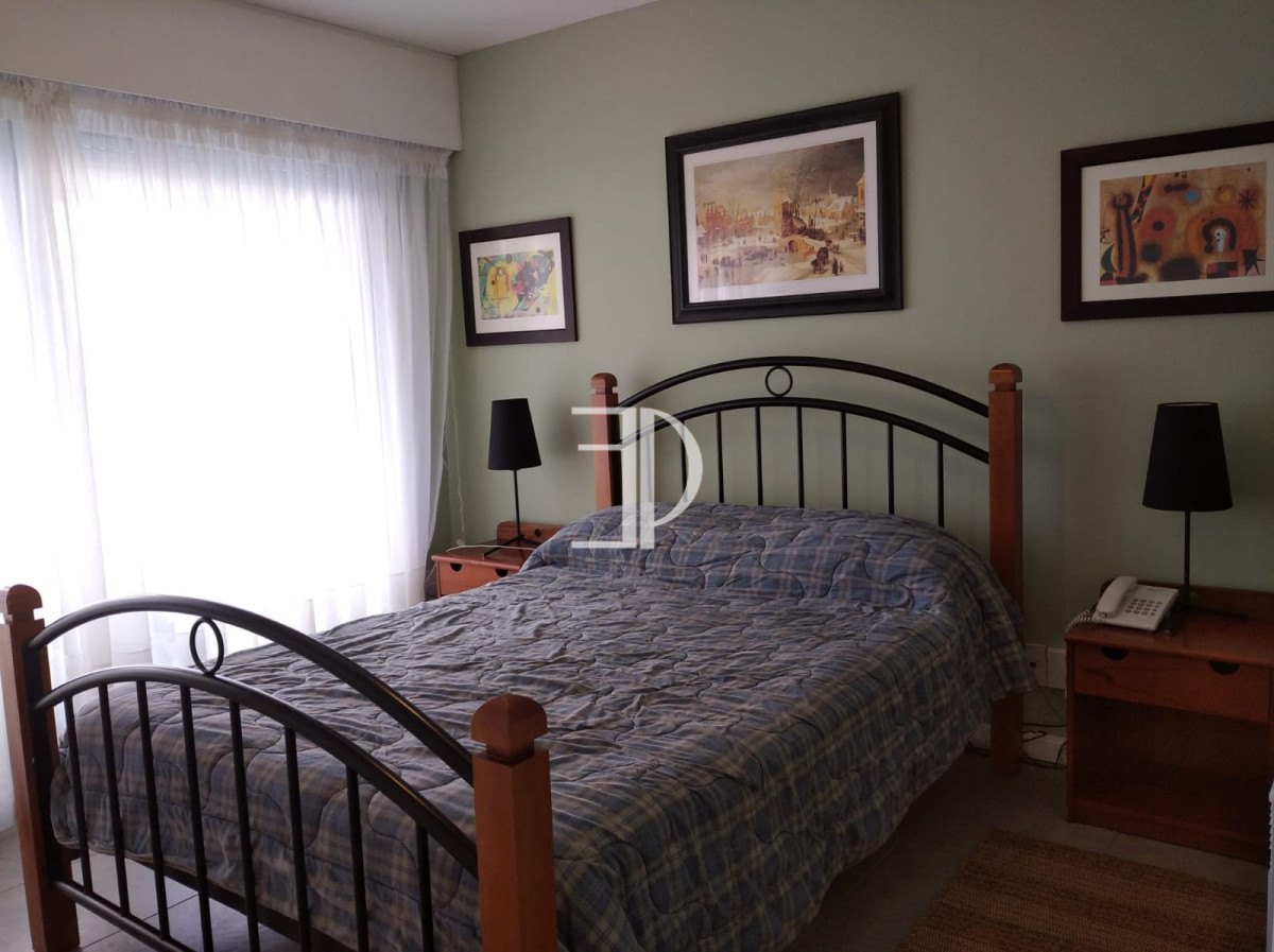 Apartamento ID.561 - Apartamento en venta de 2 dormitorios en Playa Mansa, Punta del Este