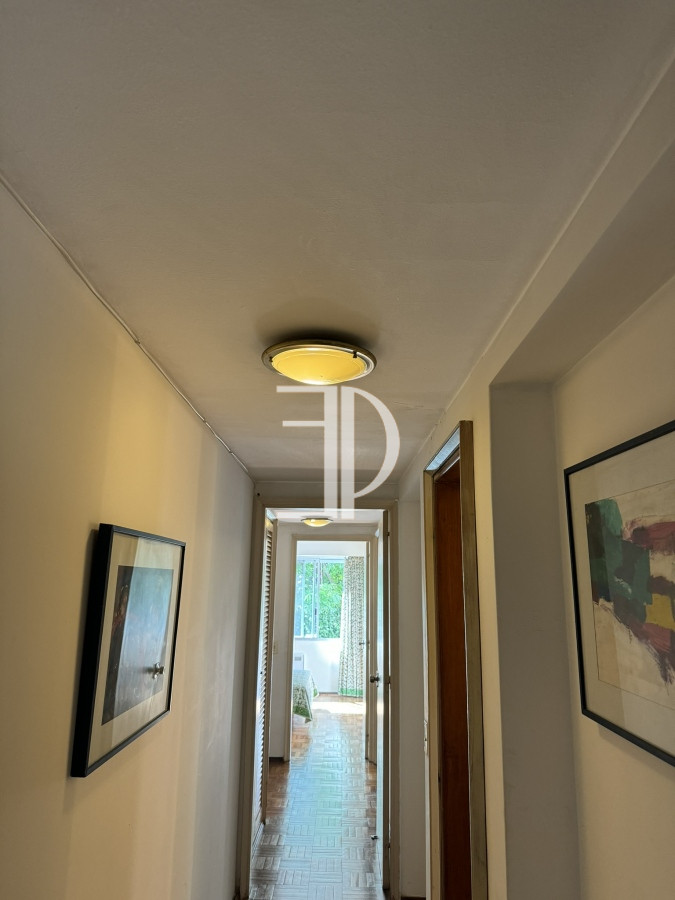 Apartamento ID.517 - Apartamento en venta de 4 dormitorios en Playa Mansa Punta del Este