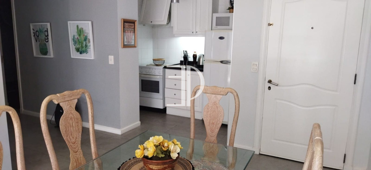 Apartamento ID.561 - Apartamento en venta de 2 dormitorios en Playa Mansa, Punta del Este