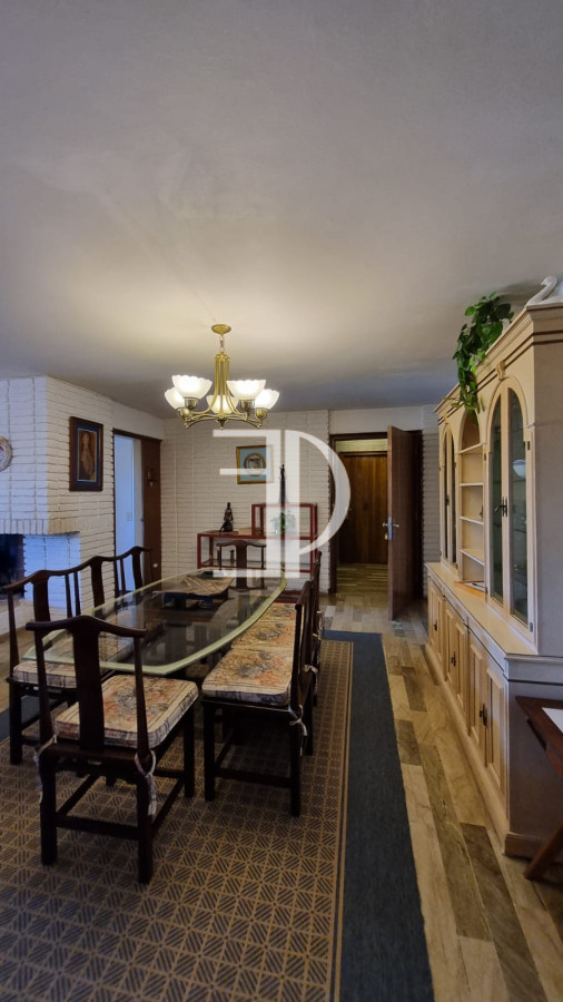 Apartamento ID.517 - Apartamento en venta de 4 dormitorios en Playa Mansa Punta del Este