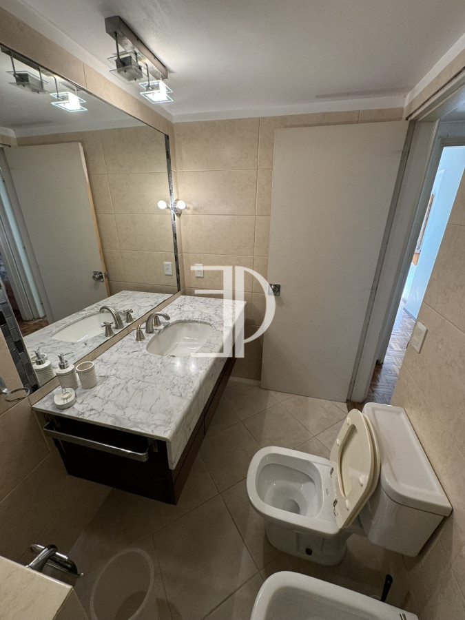 Apartamento ID.517 - Apartamento en venta de 4 dormitorios en Playa Mansa Punta del Este