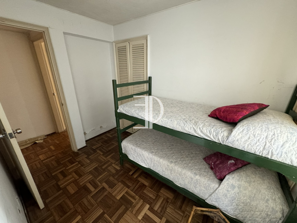 Apartamento ID.517 - Apartamento en venta de 4 dormitorios en Playa Mansa Punta del Este