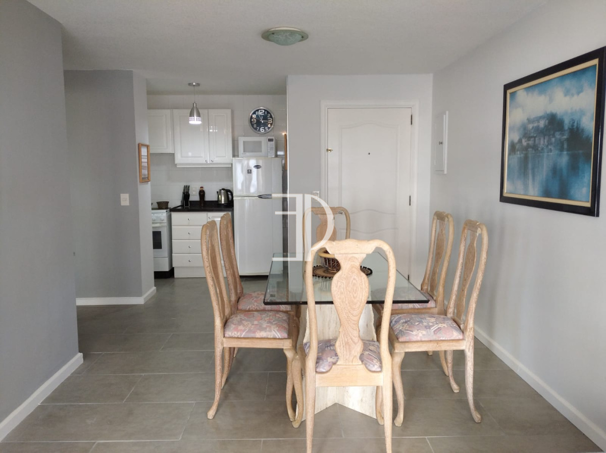 Apartamento ID.561 - Apartamento en venta de 2 dormitorios en Playa Mansa, Punta del Este