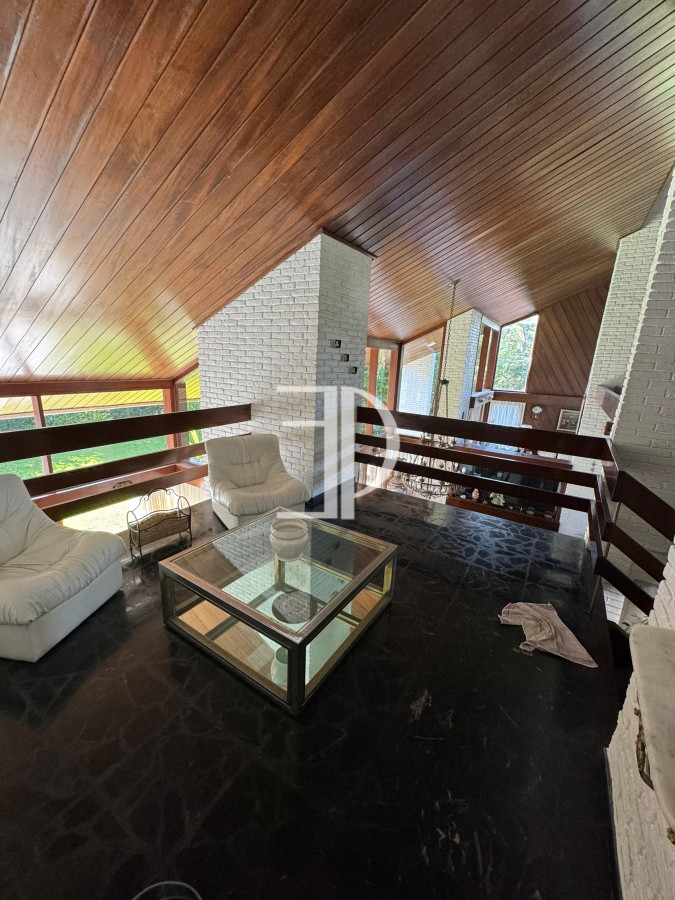 Casa ID.353 - Casa en venta 5 dormitorios en Playa Mansa, Punta del Este