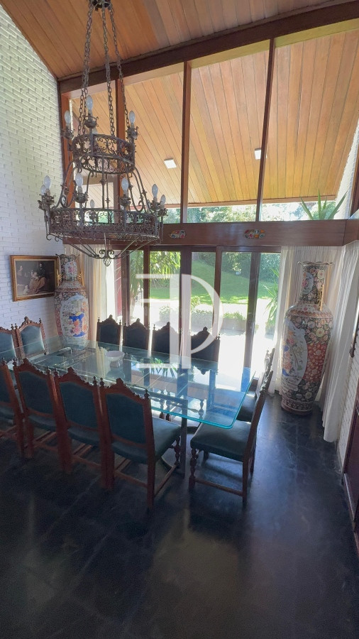 Casa ID.353 - Casa en venta 5 dormitorios en Playa Mansa, Punta del Este