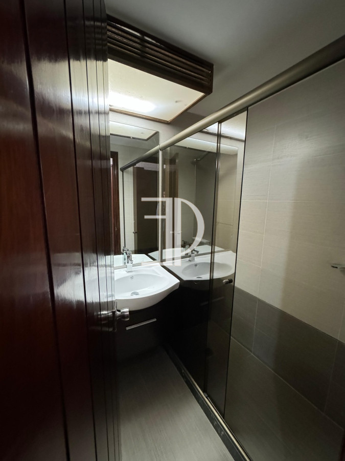 Casa ID.353 - Casa en venta 5 dormitorios en Playa Mansa, Punta del Este