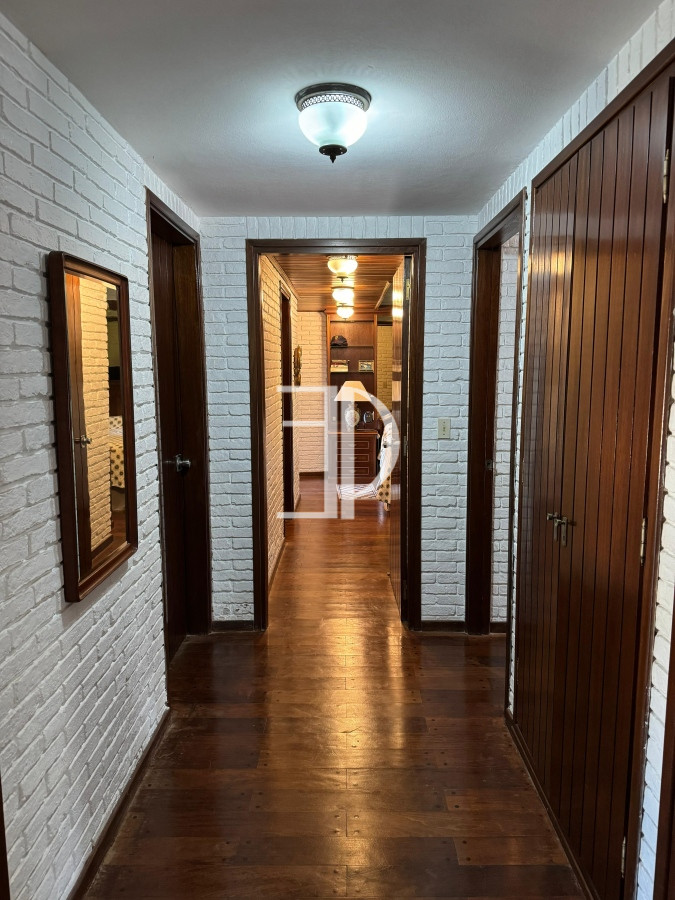 Casa ID.353 - Casa en venta 5 dormitorios en Playa Mansa, Punta del Este