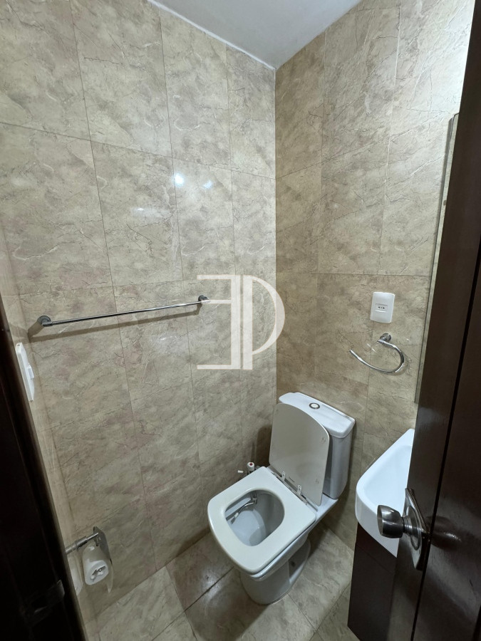 Casa ID.353 - Casa en venta 5 dormitorios en Playa Mansa, Punta del Este
