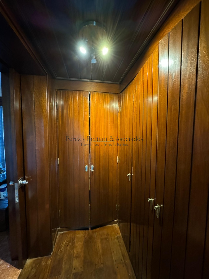 Casa ID.353 - Casa en venta 5 dormitorios en Playa Mansa, Punta del Este