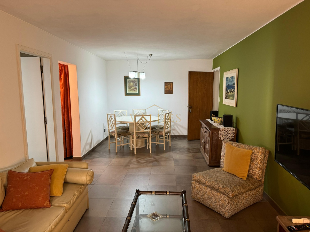 Apartamento ID.3349 - Apartamento en venta 2 dormitorios y medio, Playa Mansa, Punta del Este