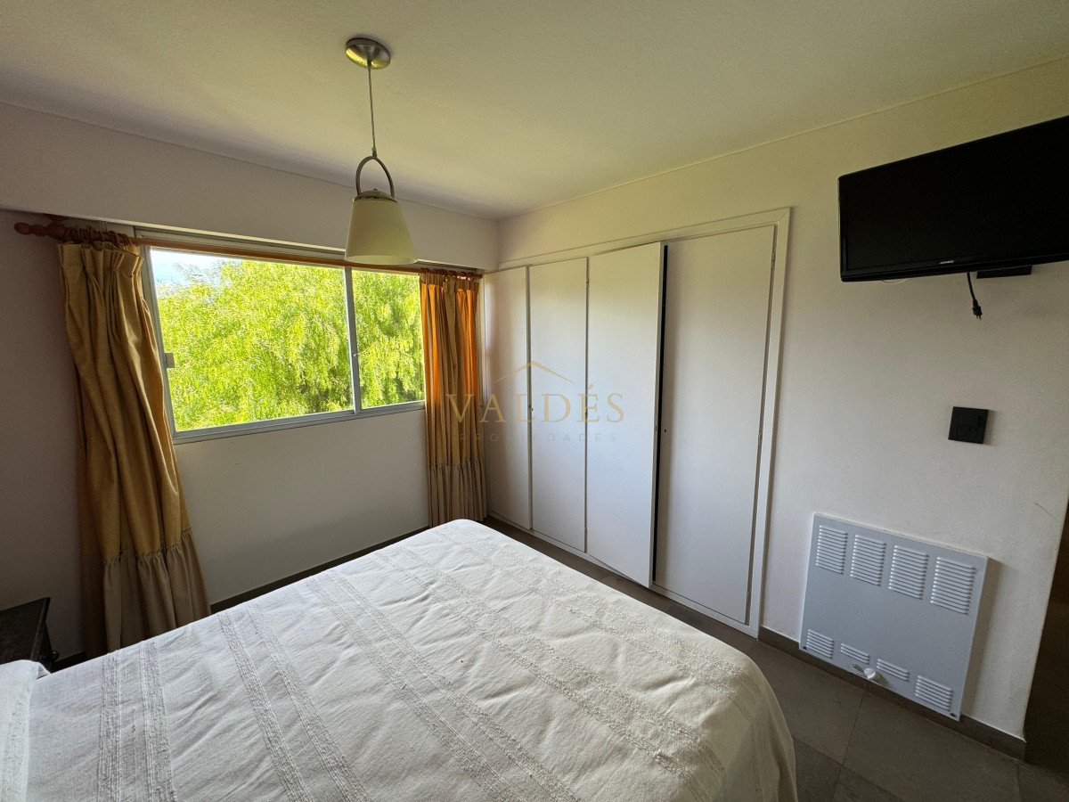 Apartamento ID.3349 - Apartamento en venta 2 dormitorios y medio, Playa Mansa, Punta del Este