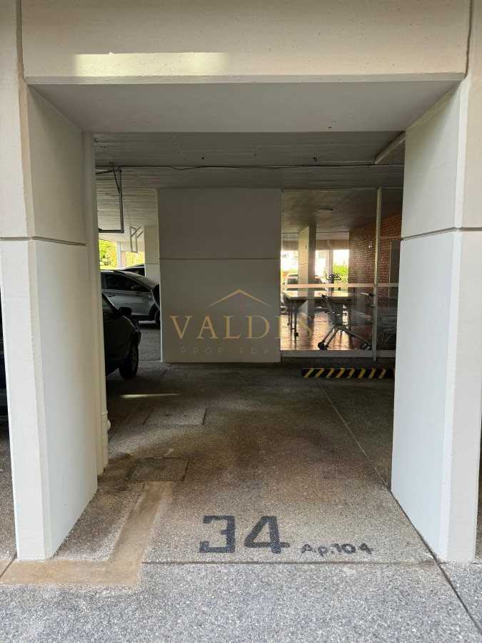 Apartamento ID.3349 - Apartamento en venta 2 dormitorios y medio, Playa Mansa, Punta del Este