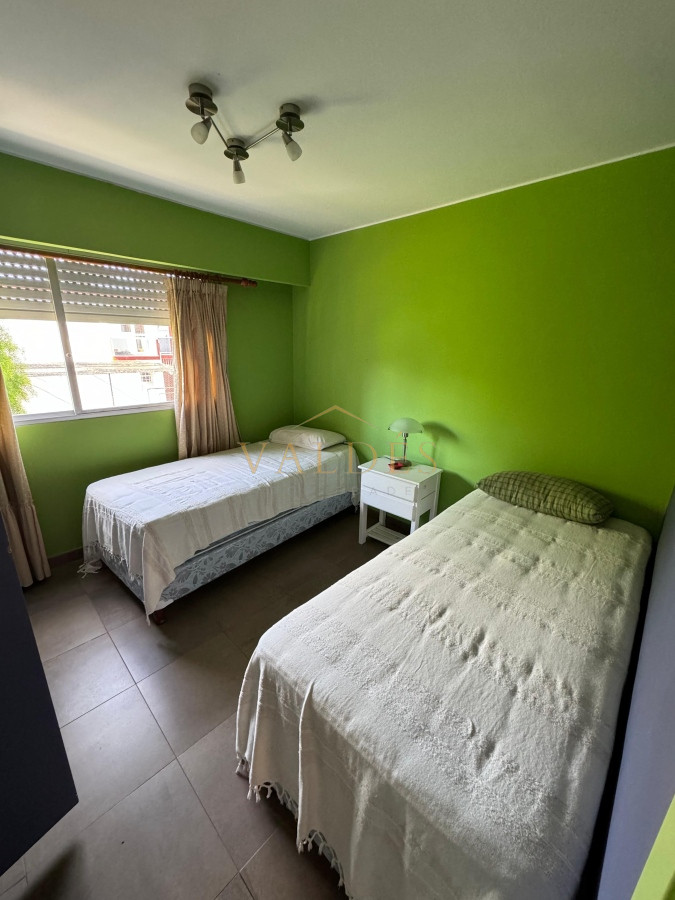 Apartamento ID.3349 - Apartamento en venta 2 dormitorios y medio, Playa Mansa, Punta del Este