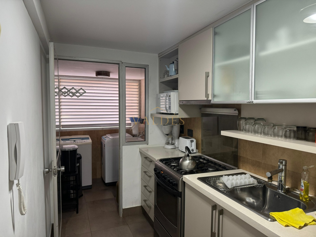 Apartamento ID.3349 - Apartamento en venta 2 dormitorios y medio, Playa Mansa, Punta del Este