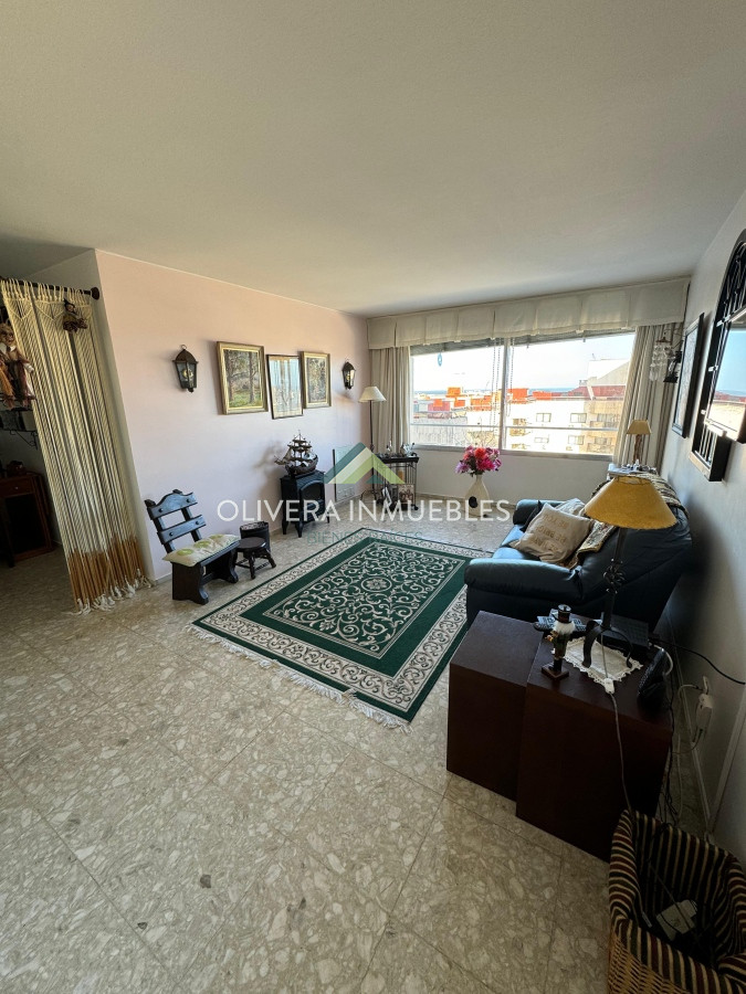 Apartamento ID.11465 - Apartamento en venta de 1 dormitorio y medio en Punta del Este