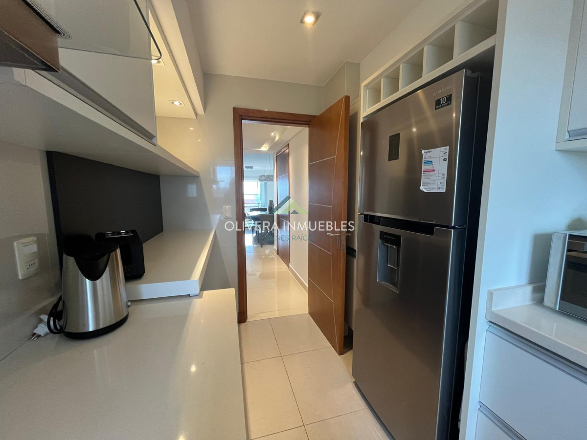 Apartamento ID.13714 - Apartamento en venta a pasos del mar, Punta del Este
