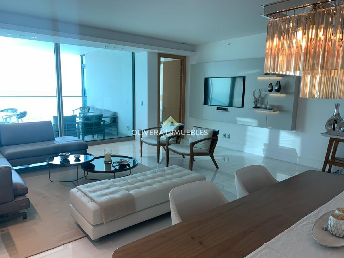 Apartamento ID.12712 - Venta Apartamento 3 dormitorios Fendi Chateau Playa Mansa Punta del Este